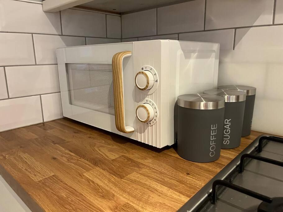Stylish 1 Bedroom, 2 Bed Basement Flat With Free Parking Sale